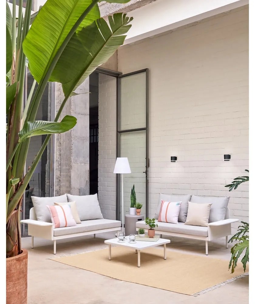 Biela hliníková záhradná rohová pohovka so stolíkom Kave Home Zaltana