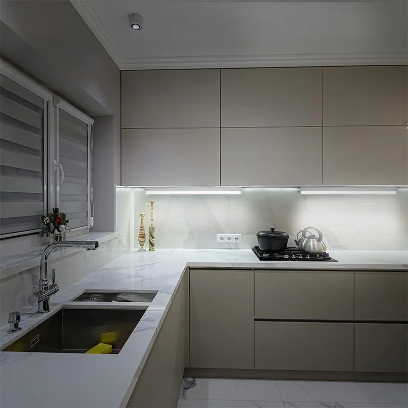 SOLIGHT LED kuchynské svietidlo T5, vypínač, 4W, 400lm, 4100K, 28cm