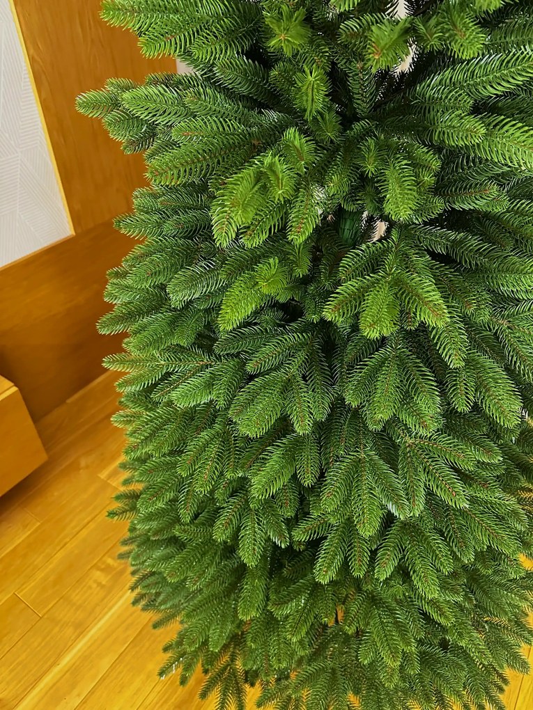 Smrek kužeľovitý 100% 3D- 210cm