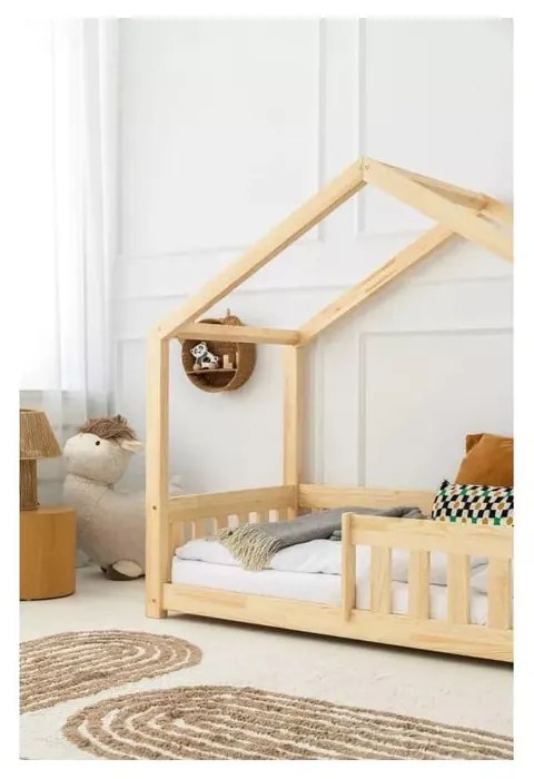Domčeková detská posteľ z borovicového dreva v prírodnej farbe 120x200 cm Mila RMP – Adeko
