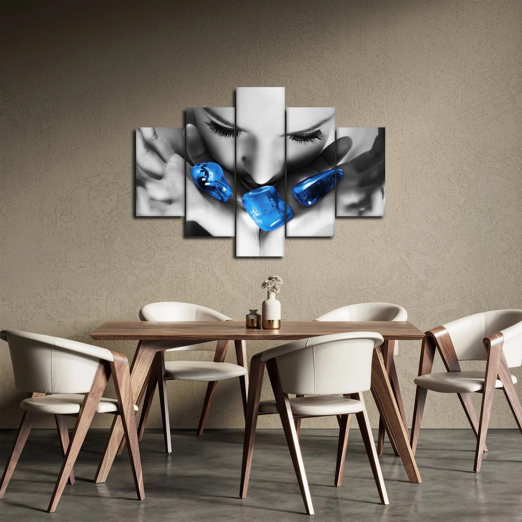 Obraz portrétu ženy s kameňmi (150x105 cm)
