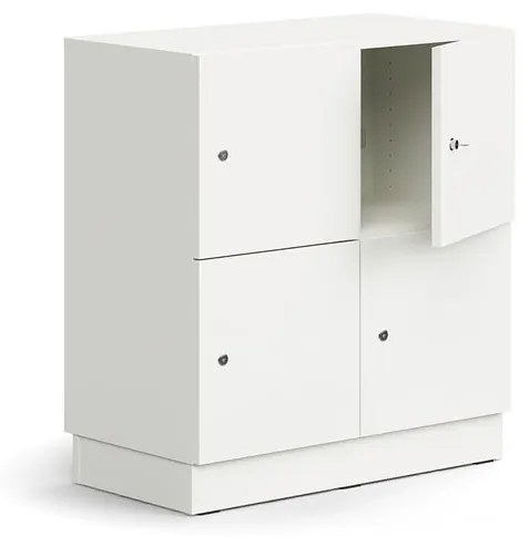 Priehradková skriňa QBUS, 4 uzamykateľné priehradky, so soklom, 868x800x420 mm, biela