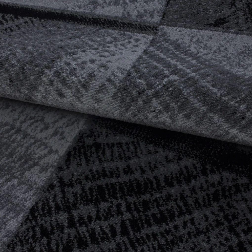 Ayyildiz Kusový koberec PLUS 8003, Čierna Rozmer koberca: 280 x 370 cm