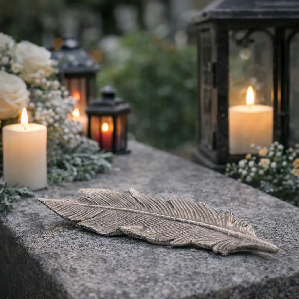 Pietna dekorácia Pierko z anjelských krídiel, polyresin, 16 x 6 x 2 cm