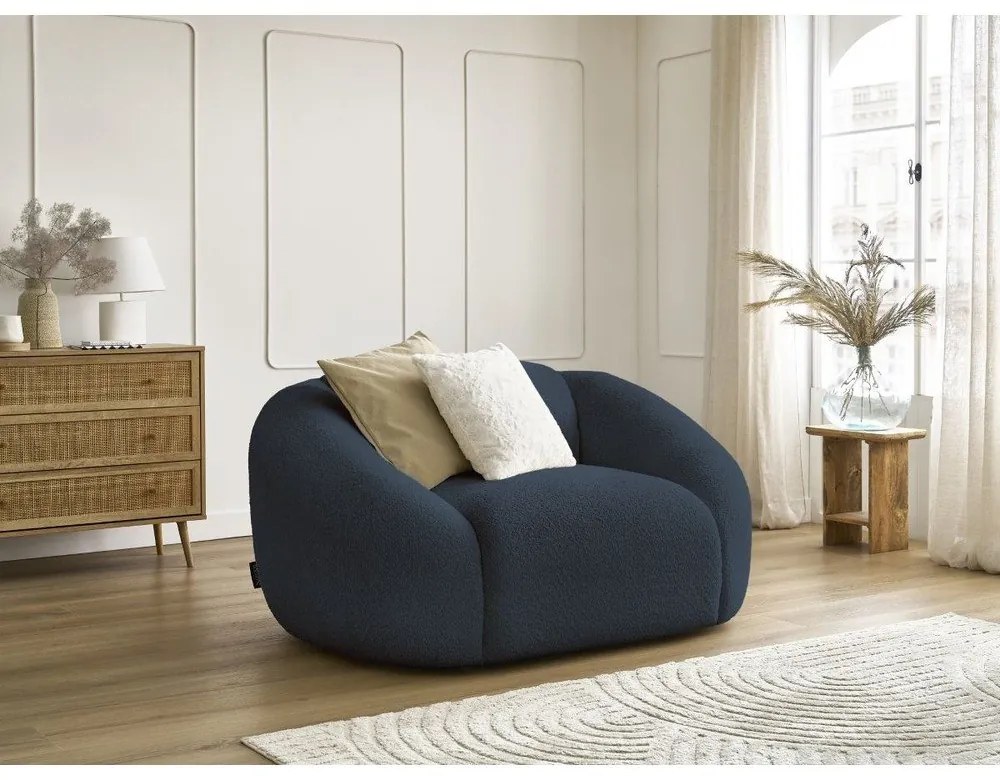 Tmavomodré kreslo z textílie bouclé Tina – Bobochic Paris