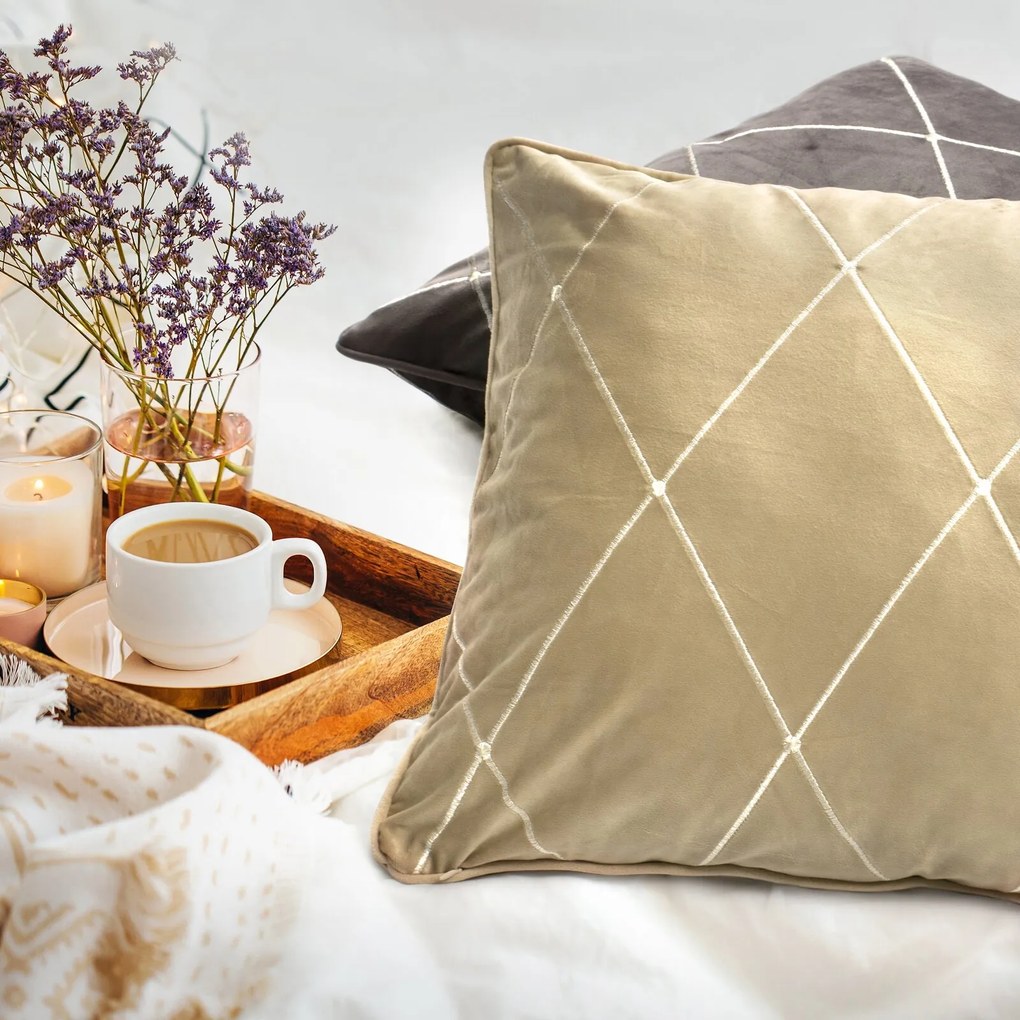 DEKORAČNÁ OBLIEČKA NA VANKÚŠ PIERRE CARDIN MARGO 45X45 CM SIVÁ