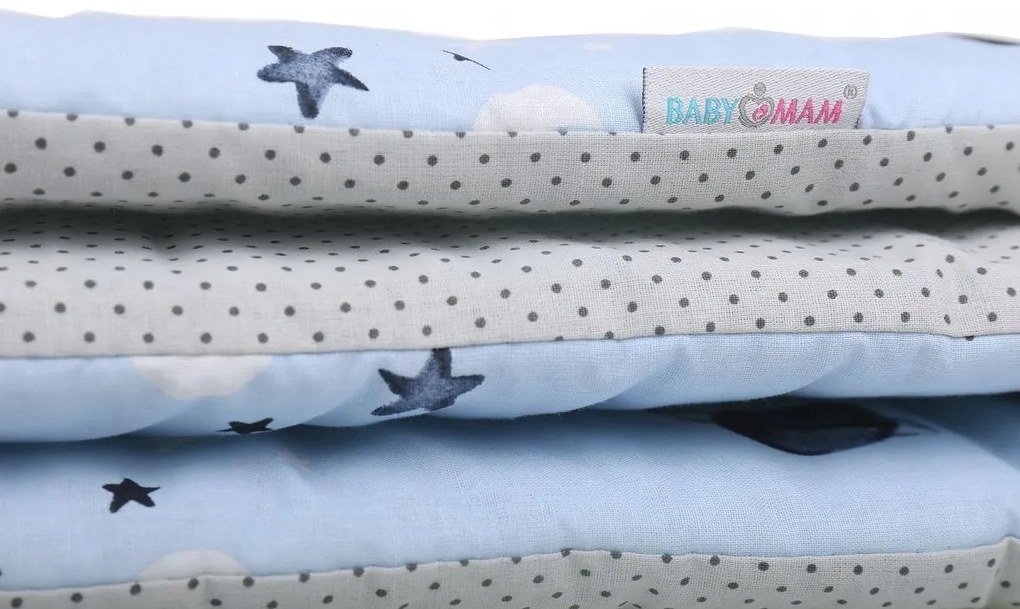 Ochranný mantinel do postieľky 180x30 cm BABYMAM PREMIUM - Medvedíci vo vesmíre/tm. bodky na šedej