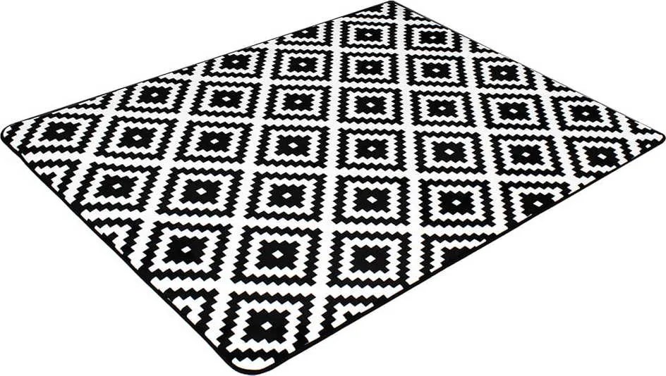 Penový koberec GEOMETRIC 120x160 cm - čierny/biely