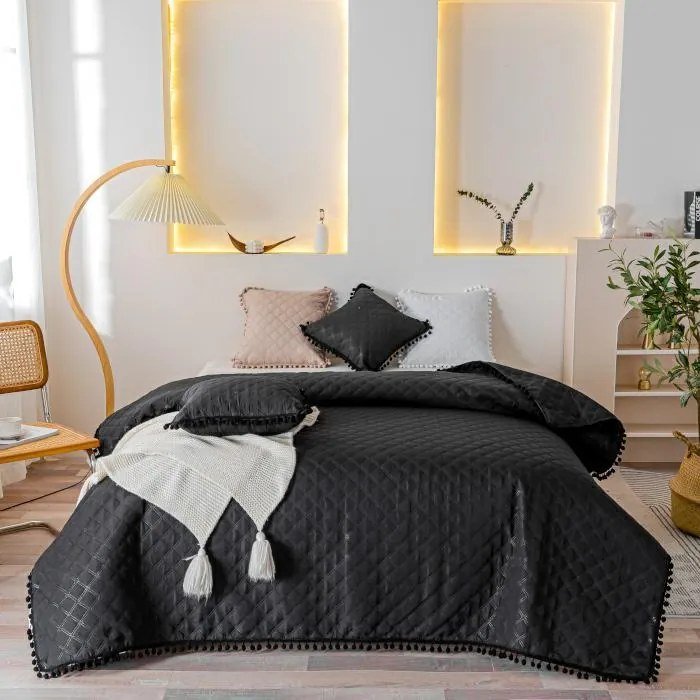 Prehoz na posteľ POMPOO čierny Rozmer: 160x220 cm