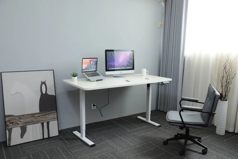 Výškovo nastaviteľný elektrický stôl BestBerg BBAT-16WW / rozmer 160x80 cm / výška 85-130 cm / biely