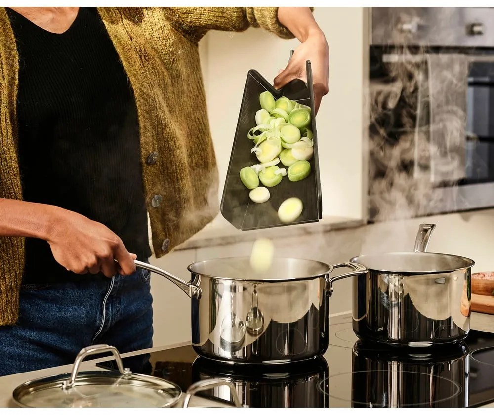 Doštička 21x38 cm Chop2Pot – Joseph Joseph