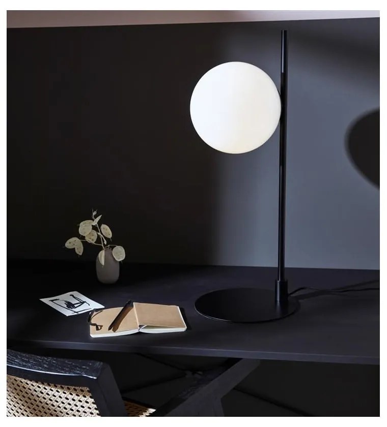 Biela stolová lampa Markslöjd Dione, výška 62,5 cm