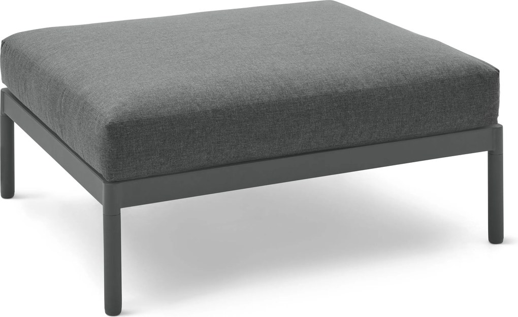 Pohodlná záhradná pohovka so samostatnou taburetkou