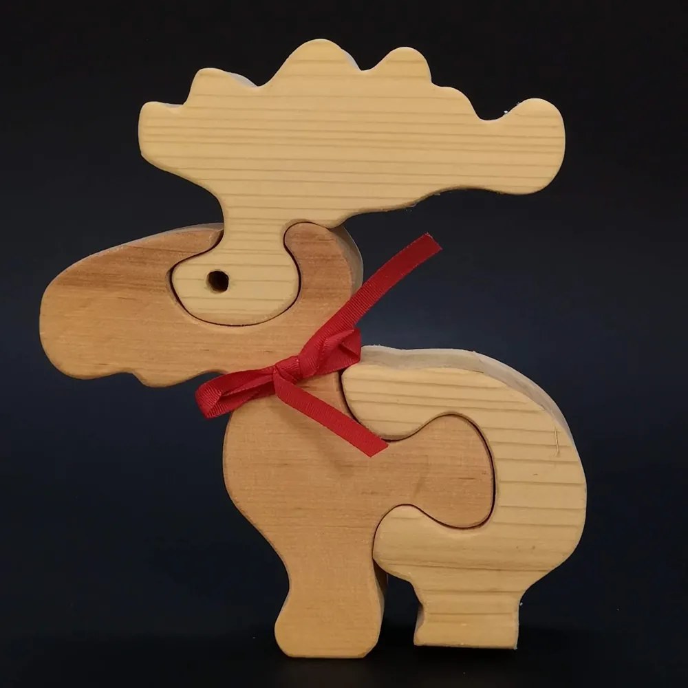 AMADEA Drevené puzzle sob, masívne drevo dvoch druhov drevín, 16 cm