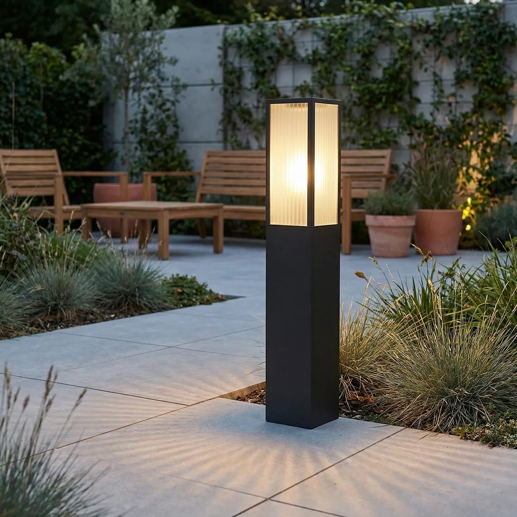 Stojaca vonkajšia lampa čierna s rebrovaným sklom 80 cm IP44 - Charlois