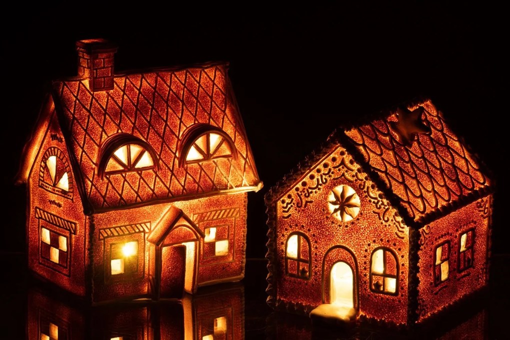 Vianočná perníková chalúpka s Led svetielkami Gingerbread House - 18*14*22cm 3*AA