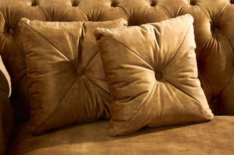 Invicta Interior - Elegantná 3-miestna pohovka Chesterfield PARIS 225 cm zamat, horčicovo žltá