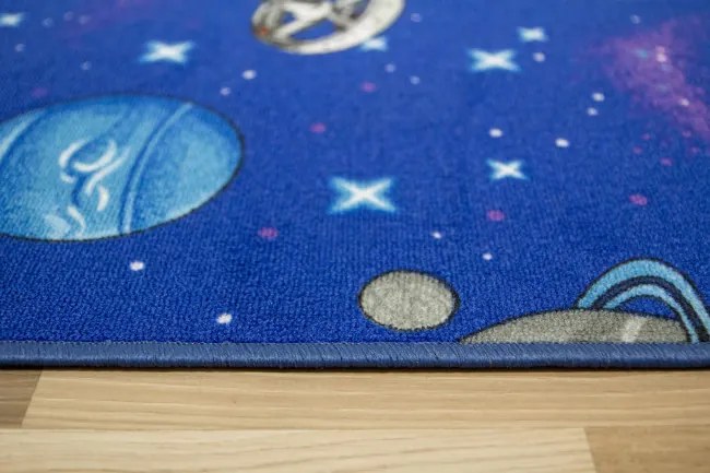 Detský metrážny koberec Galaxy planéty, rakety