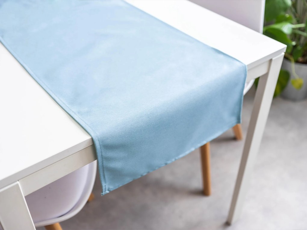 Behúň Matilde – 40 × 140 cm svetlomodrá