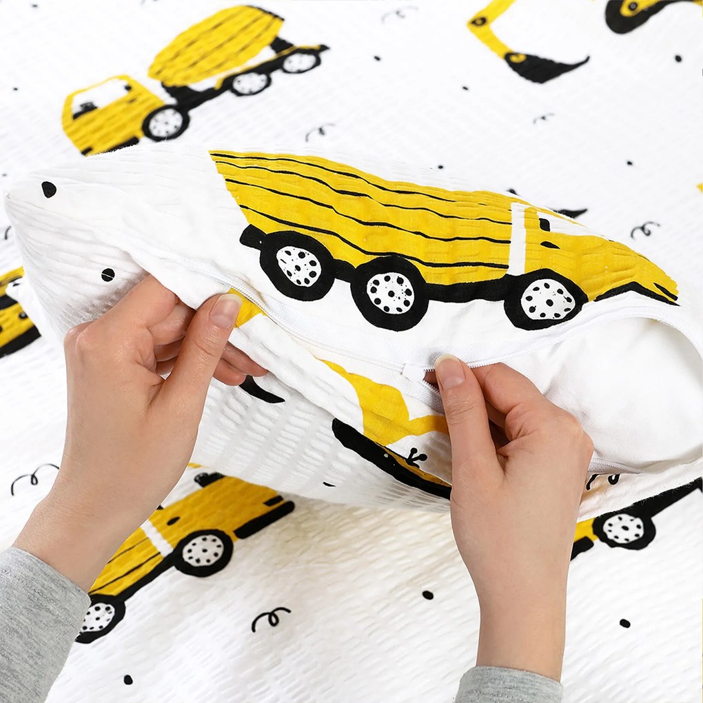 Goldea detská krepová obliečka na vankúš - bagre a stavebné autá 40 x 40 cm