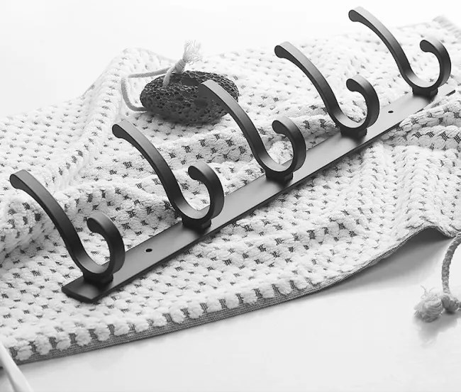 Nástenný vešiak ZAROS čierny