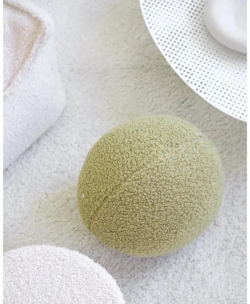 Zelený detský pohovkový vankúš z textílie buklé Ball – Wigiwama