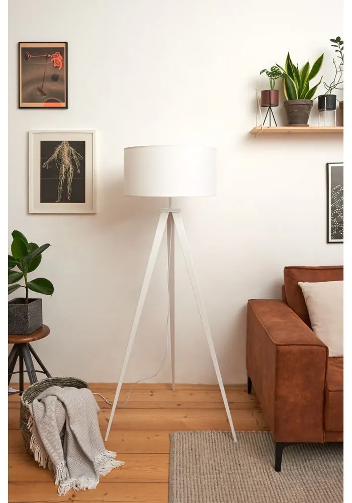 Stojacia lampa s bielymi kovovými nohami a bielym tienidlom Bonami Essentials Kiki