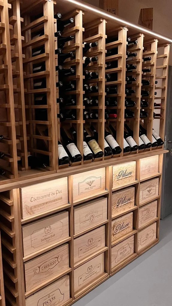 Expovinalia Regál na víno CANEDO MAGNUM Materiál a odstín: Borovice s bílým nátěrem