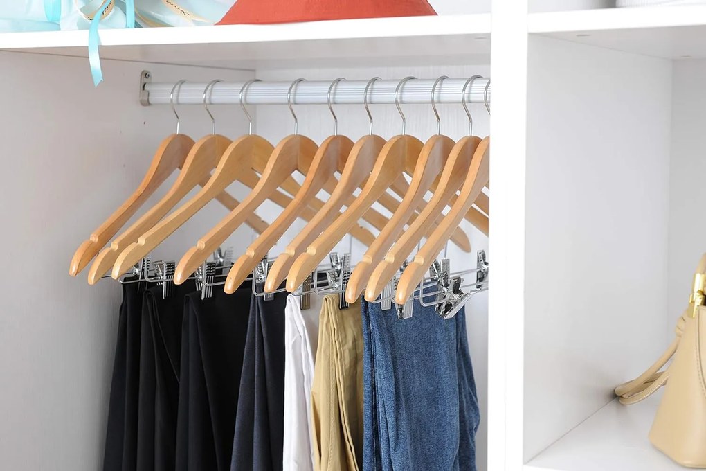 Zeller Present Drevený vešiak na oblečenie s klipom na nohavice a sukne, súprava 3 ks