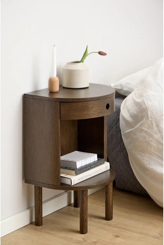 Nočný stolík v dekore duba v tmavoprírodnej farbe Paron – Actona