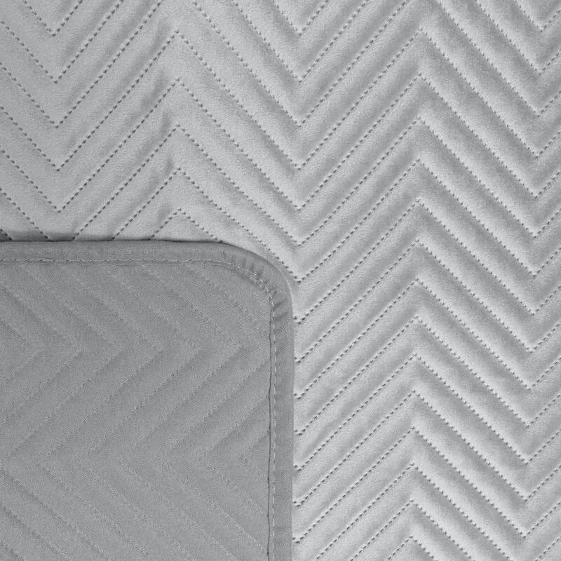 Dekorstudio Zamatový prehoz na posteľ SOFIA v striebornej farbe Rozmer prehozu (šírka x dĺžka): 200x220cm