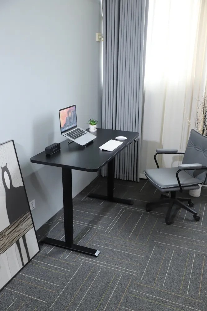 Výškovo nastaviteľný elektrický stôl BestBerg BBAT-12BB / rozmer 120x60 cm / výška 93,4-125,4 cm / čierny