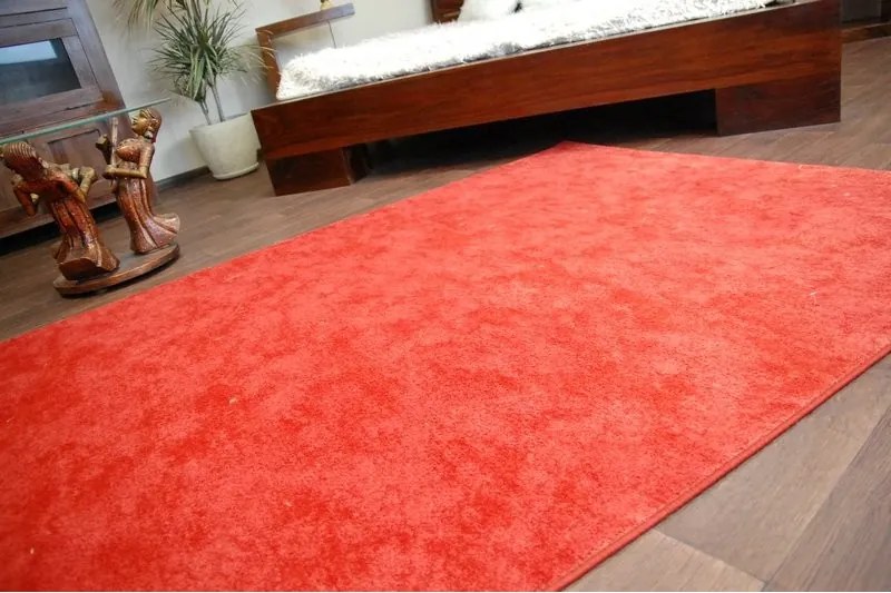 Metrážny koberec SERENADE 316 červený - 200 cm