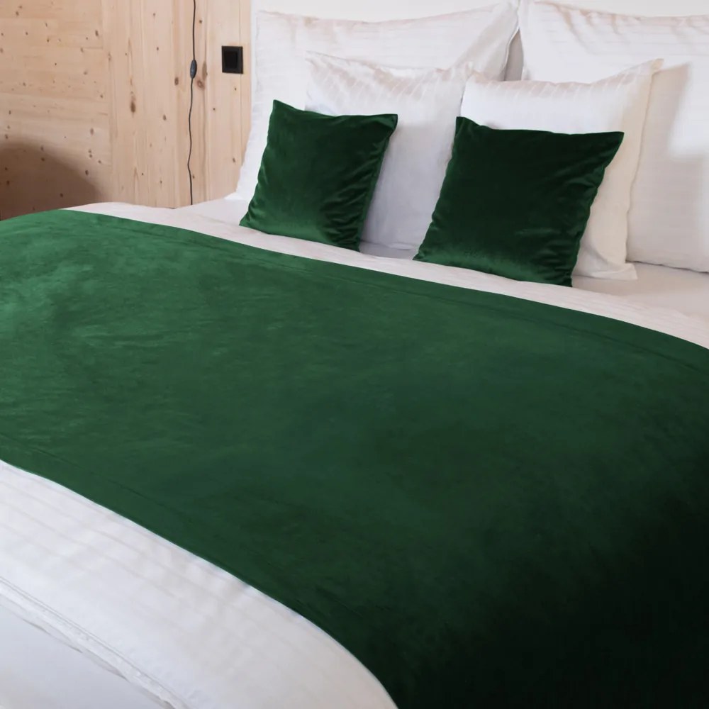 Biante Zamatový prehoz/behúň na posteľ Velvet Prémium SVP-032 Zelený 60x200 cm
