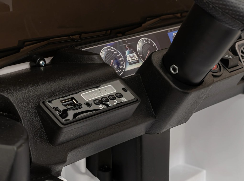 Ramiz Mercedes AMG G63 pre deti biely + diaľkové ovládanie