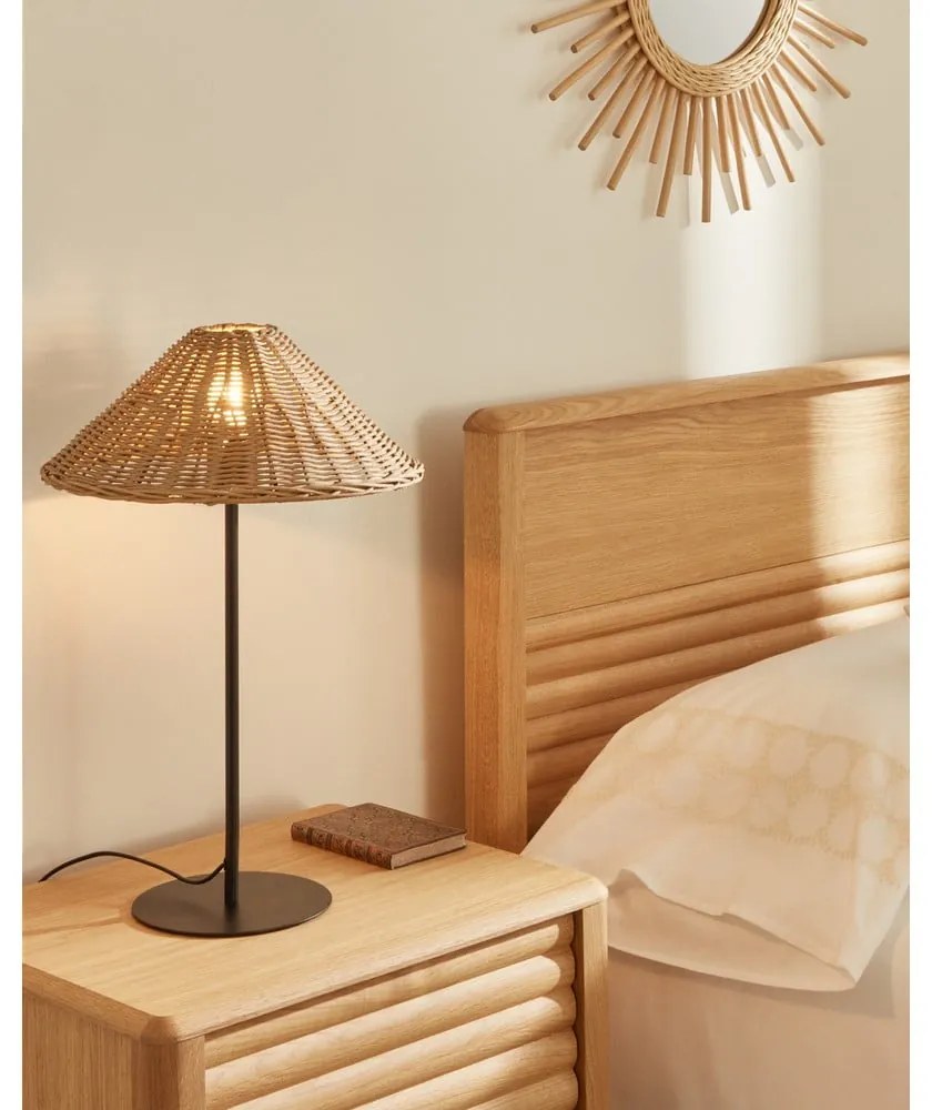 Stolová lampa s ratanovým tienidlom v čierno-prírodnej farbe (výška 50 cm) Urania – Kave Home