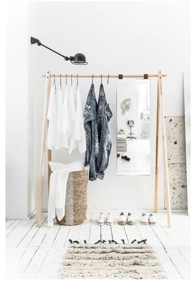 Vešiak z borovicového dreva so zrkadlom Karup Design Hongi Natural