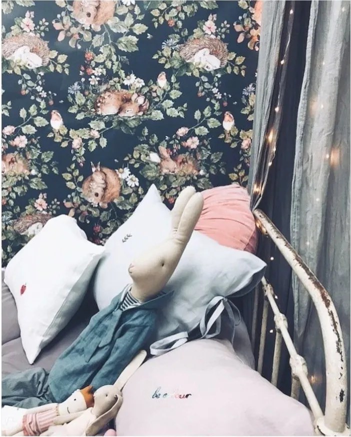 Tapeta malé ospalé zvieratká tmavá 280x50 cm