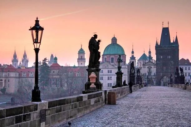 Umelecká fotografie Charles Bridge in the morning, Prague,, Hans-Peter Merten, (40 x 26.7 cm)