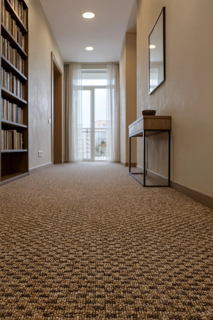 Timzo, Metrážny koberec Rubin 2117 brown, na mieru, šíře 4m, hnedá, ab (mriežka), chodba / predsieň