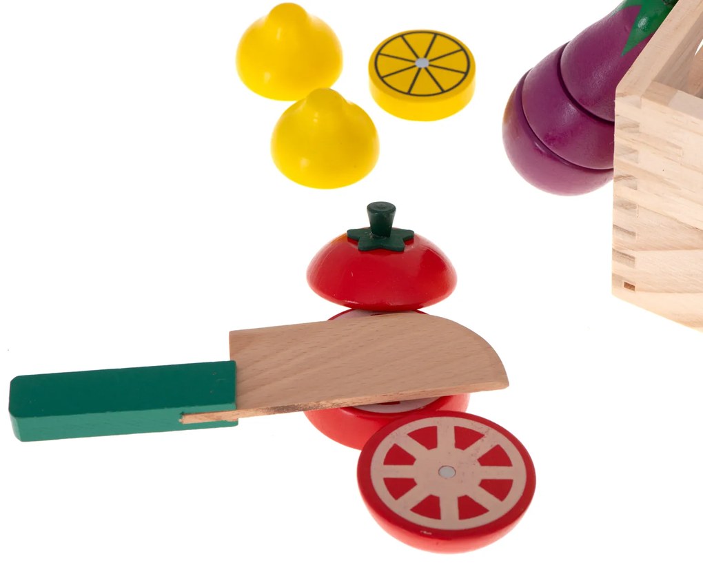 KIK Drevená magnetická zelenina na krájanie v krabici so škrabkou - detská kuchynská súprava