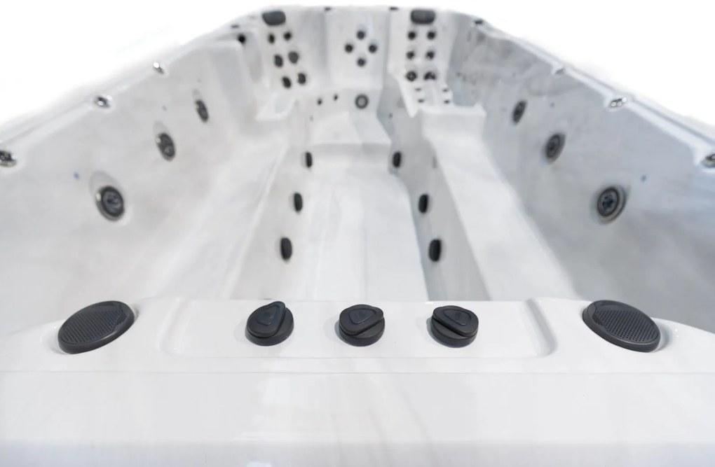 Swim spa Platinum Spas Titan