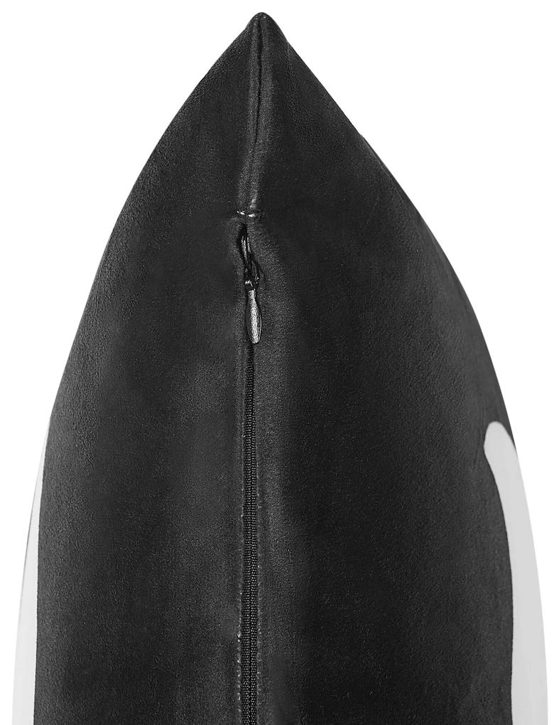Zamatový vankúš so vzorom 45 x 45 cm čierna/biela FRANKLINIA Beliani