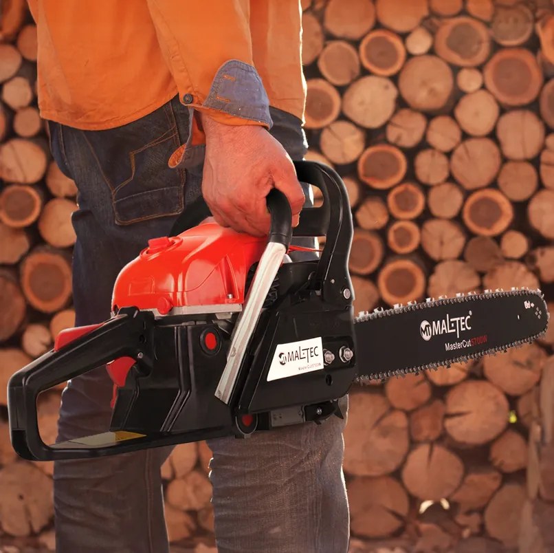 Benzínová reťazová píla MasterCut 5700W