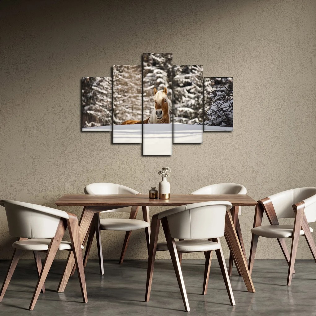 Obraz - Kôň v zimnej krajine (150x105 cm)
