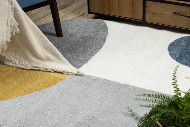 Koberec FUSION Shape 5706 biely / svetlosivý / zlatý