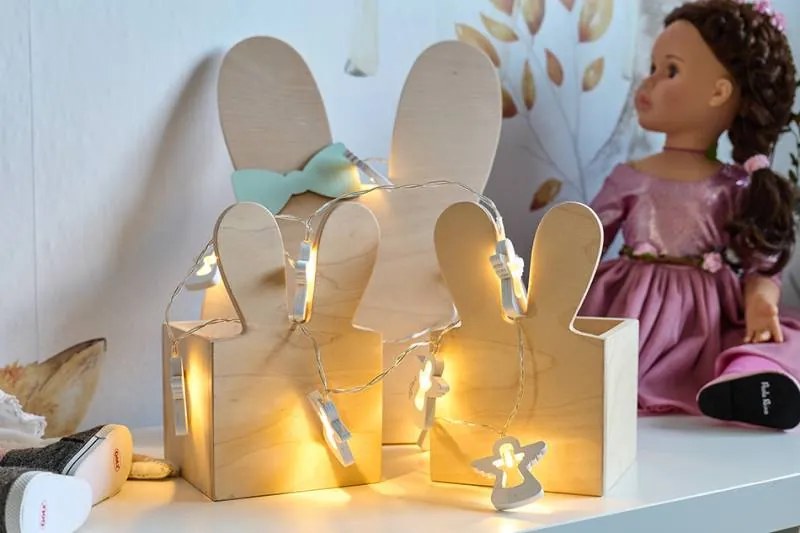 DECOLED LED svetlá na batérie 2 m teplá biela, 10 LED diód, drevené anjeli, priehľadný kábel IP20, 2×AA