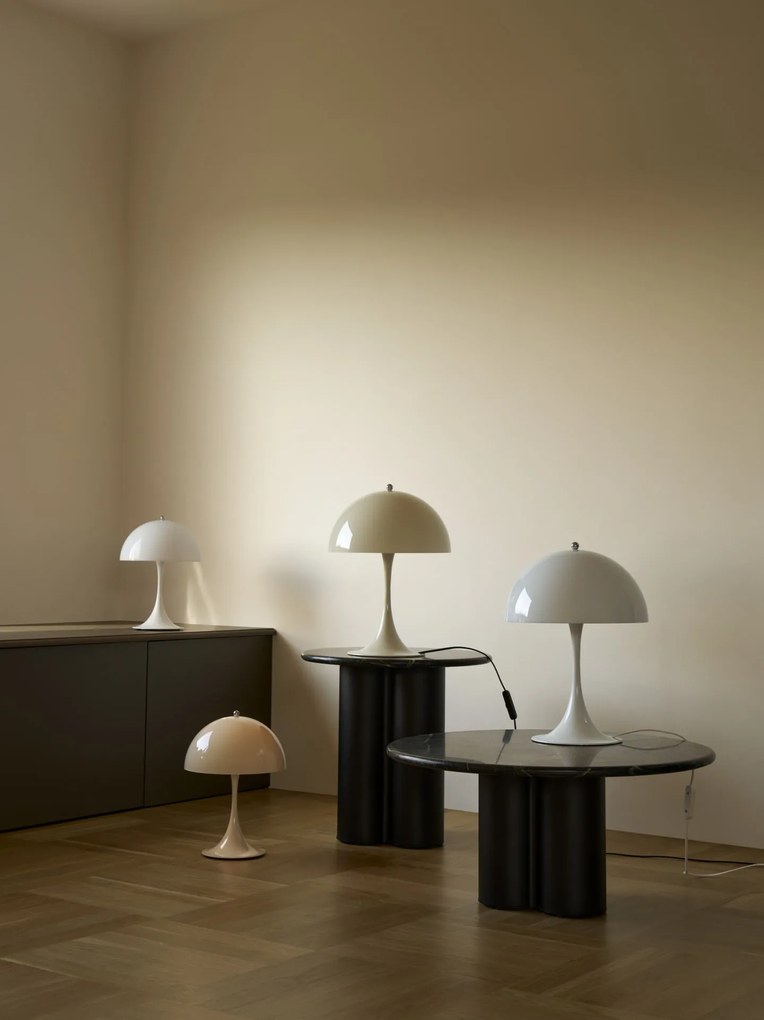 Louis Poulsen Stolní lampa Panthella 320 Opal Beige
