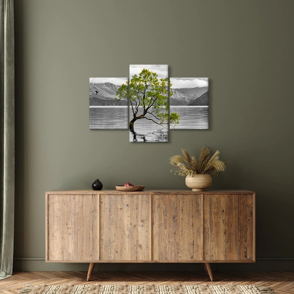 Obraz stromu uprostred jazera (90x60 cm)