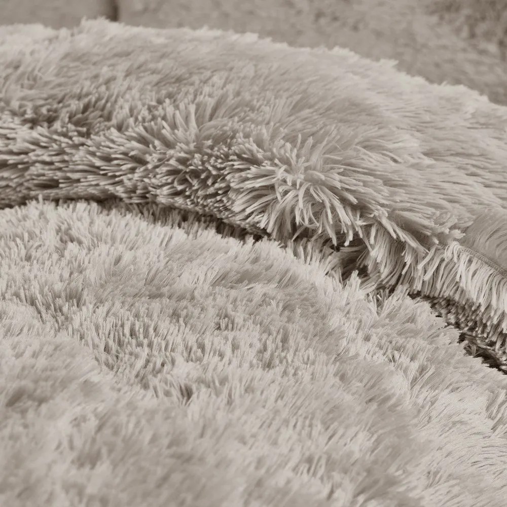 Hnedé obliečky na dvojlôžko z mikroplyšu 200x200 cm Cuddly – Catherine Lansfield